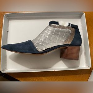 New in Box Sole Society Navy Katarina Block Heel Ankle Strap suede pumps. Size 9